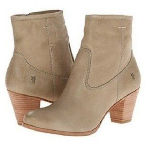 FRYE PATTY ARTISAN ZIP HEELED BOOT BONE 6.5 ORIGINAL BOX TAGS STACKED HEEL